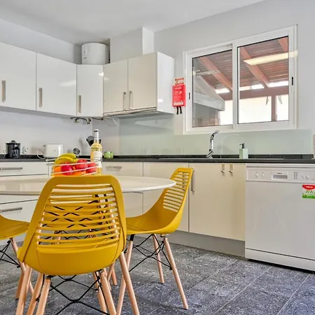 Nidia's Place, A In Madeira Apartament Machico (Madeira)