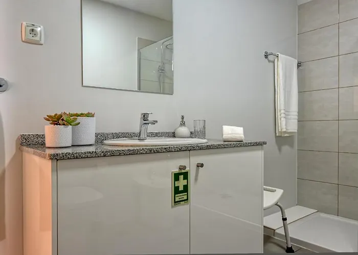 Apartment Nidia's Place, A In Madeira Machico (Madeira)